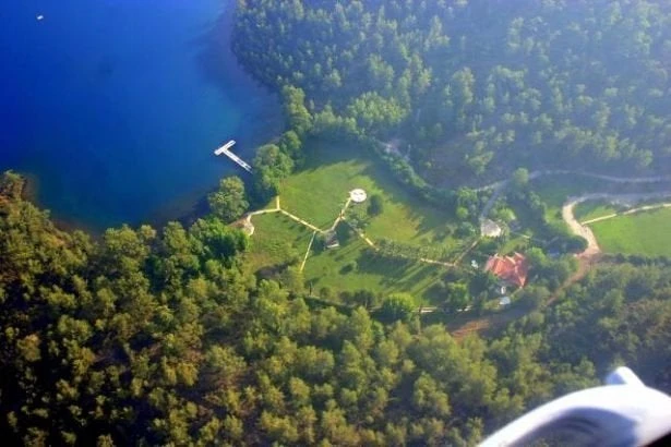 To θερινό σαράι του Ερντογάν έχει 300 δωμάτια, τεχνητές παραλίες και κλιματισμό 1 εκατ. ευρώ